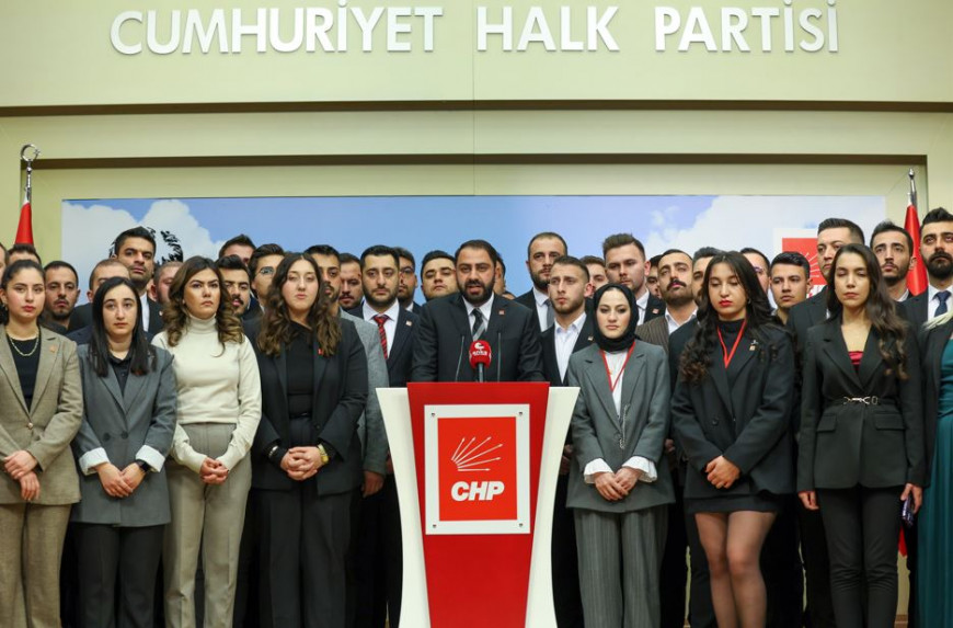 CHP'nin gençlik kolları başkanlarından Cem Aydın'a destek açıklaması