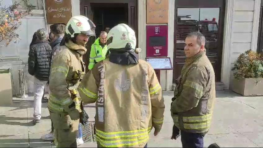 İstanbul  -Beyoğlu'nda otelde yangın-1