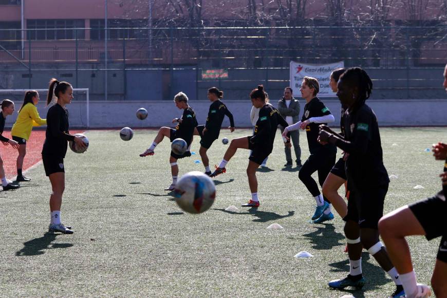 Gaziantep'in kadın futbolcuları, Beşiktaş maçına hazır