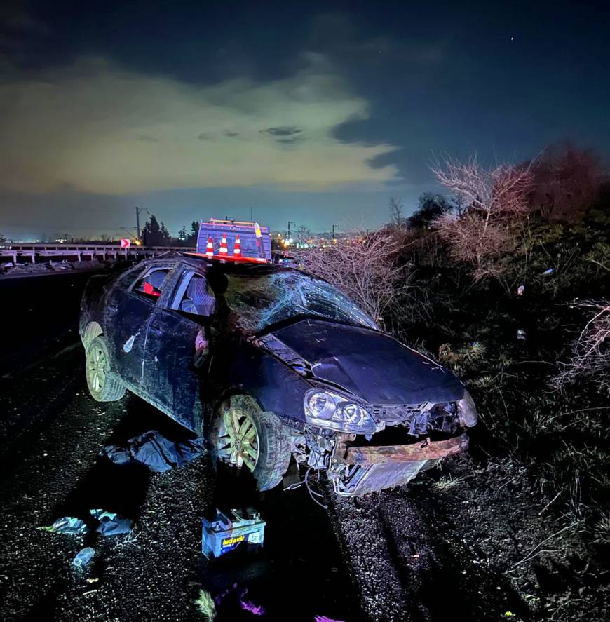 Bariyere çarpan otomobilde Rüya öldü, anne ile babası yaralı