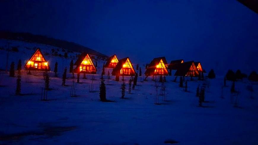 Yıldız Dağı'ndaki bungalov evler, bazı oteller ve telesiyej kullanıma kapatıldı