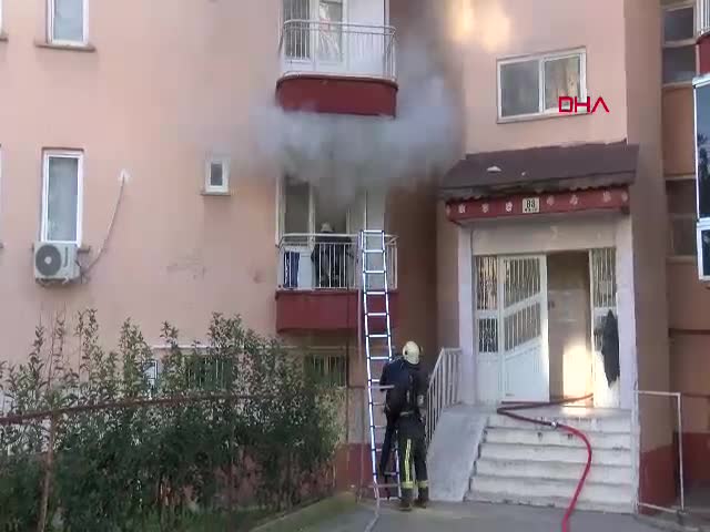 ANTALYA'da 9 katlı apartmanda yangın