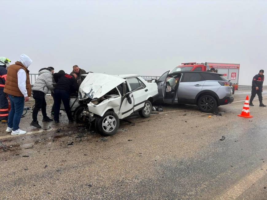 Çankırı'da otomobiller çarpıştı; 1 ölü, 2 yaralı