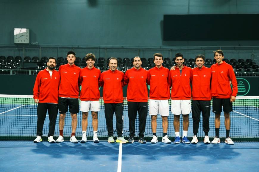 Davis Cup Türkiye-Meksika Serisi’nin ilk gününü Türkiye 2-0 önde bitirdi