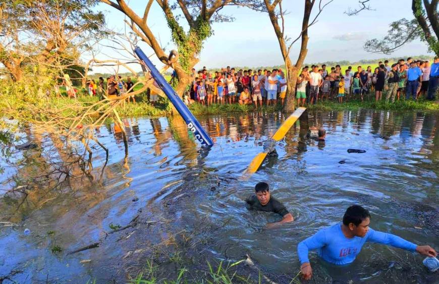 Filipinler'de helikopter düştü