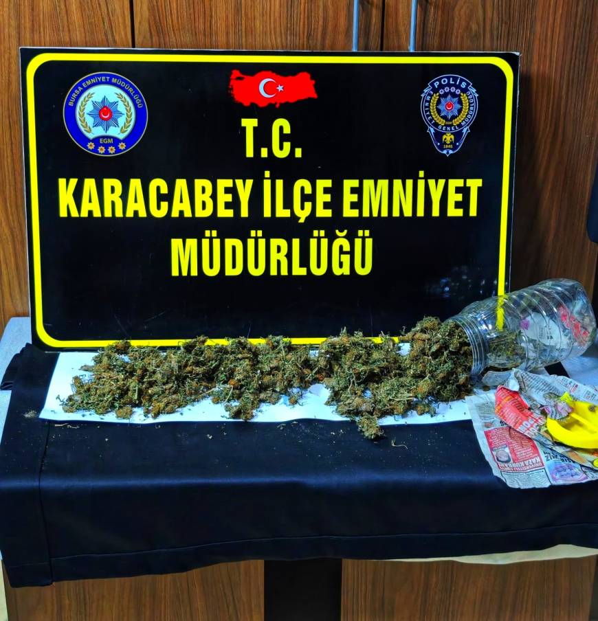 Kuş kümesinde 500 gram Hint keneviri ele geçirildi