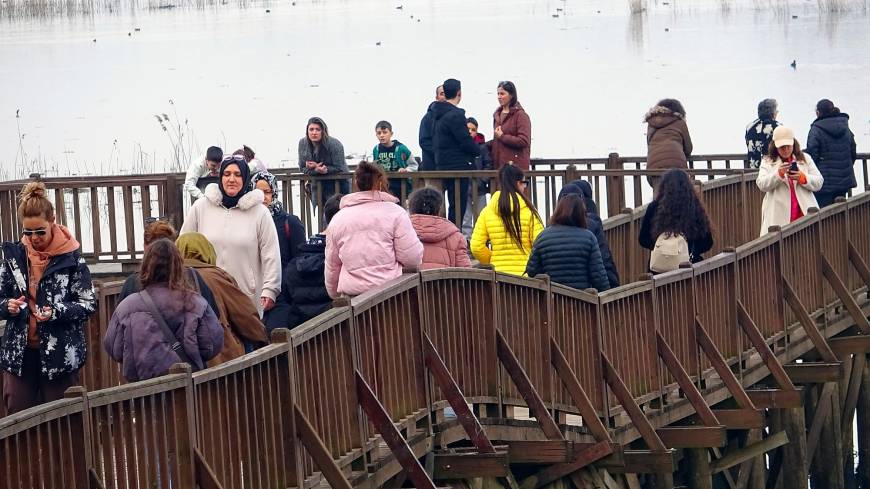 Efteni Gölü, hafta sonu ziyaretçi akınına uğradı