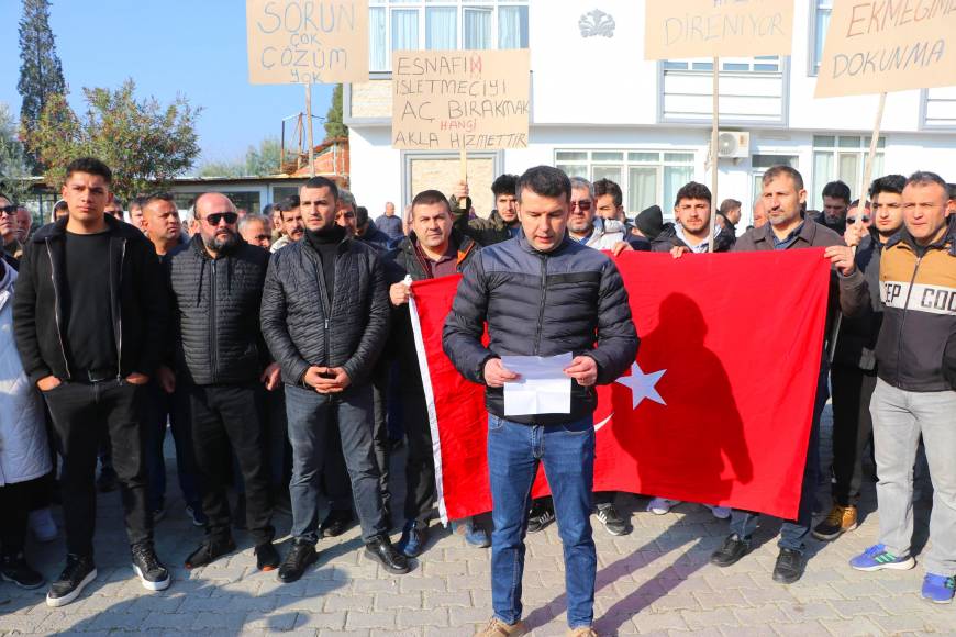 Denizli'de işletme belgesi olmayan pansiyonların mühürlenmesi sırasında arbede