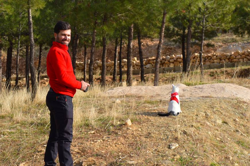 Mardinli itfaiye eri, depremde kurtararak sahiplendiği ‘Enkaz’ı yanından ayırmıyor / Ek fotoğraflar