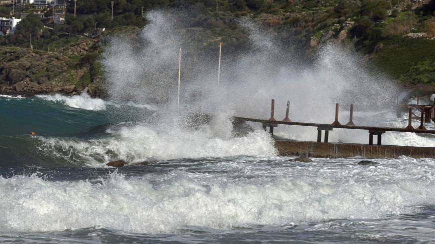 Bodrum'da fırtına etkili oldu, feribot seferleri iptal oldu