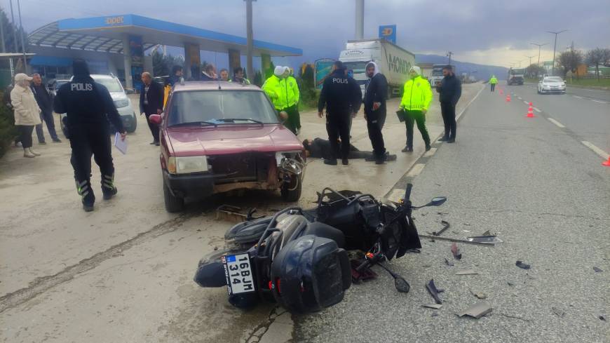 Otomobille çarpışan motosikletin sürücüsü yaralandı