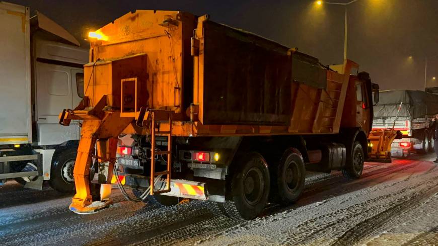 Bolu Dağı'nda 9 aracın karıştığı kaza trafiği kilitledi