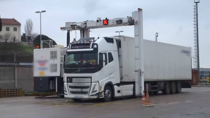 İstanbul- Tuzla'da durdurulan TIR'ın dorsesindeki marul kolilerinden uyuşturucu çıktı