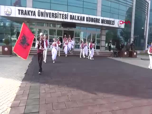 EDİRNE'de Uluslararası Balkan Halk Oyunları Festivali başladı