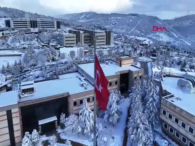 KOCAELİ ’de kar yağışı nedeniyle skuter ve motosikletlerin trafiği çıkışı yasaklandı